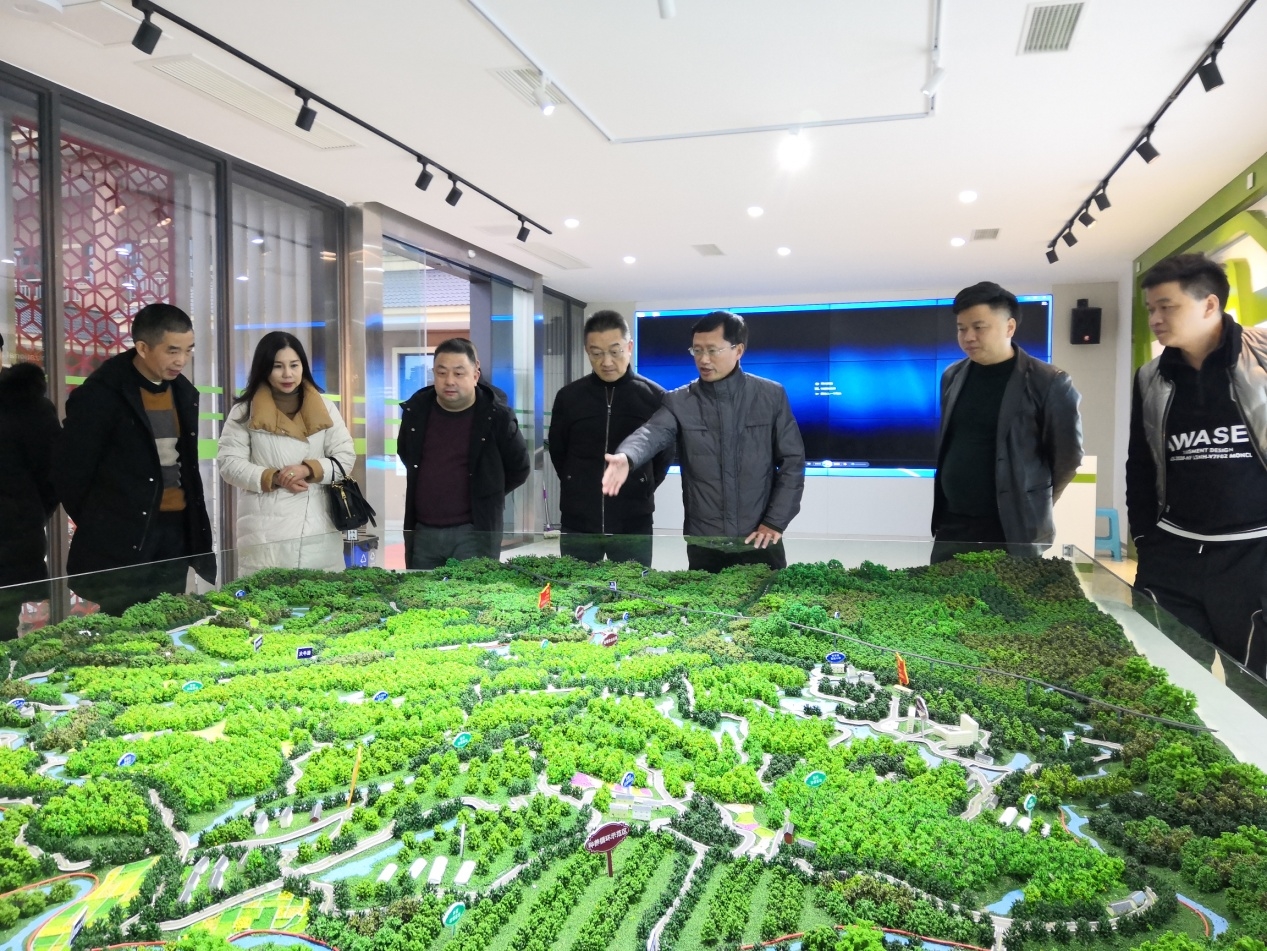 【自贡】市工商联赴大安区走访调研