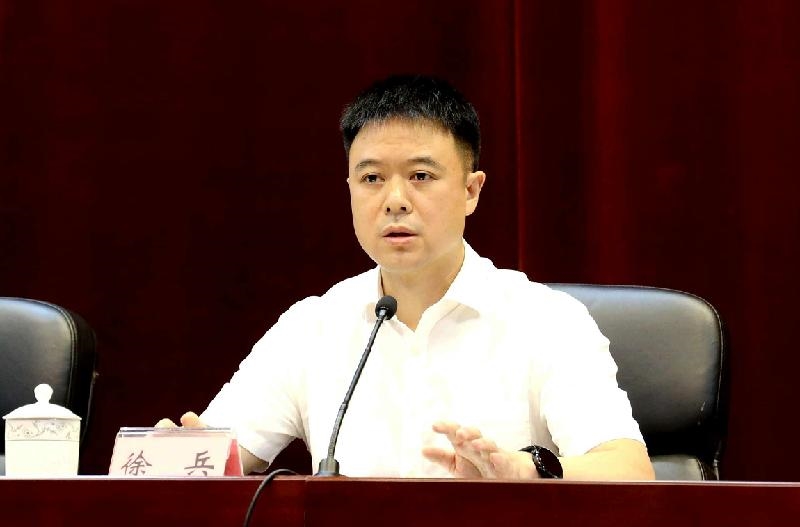 泸州龙马潭区召开纾困解难稳增长政企同心促发展走访动员大会
