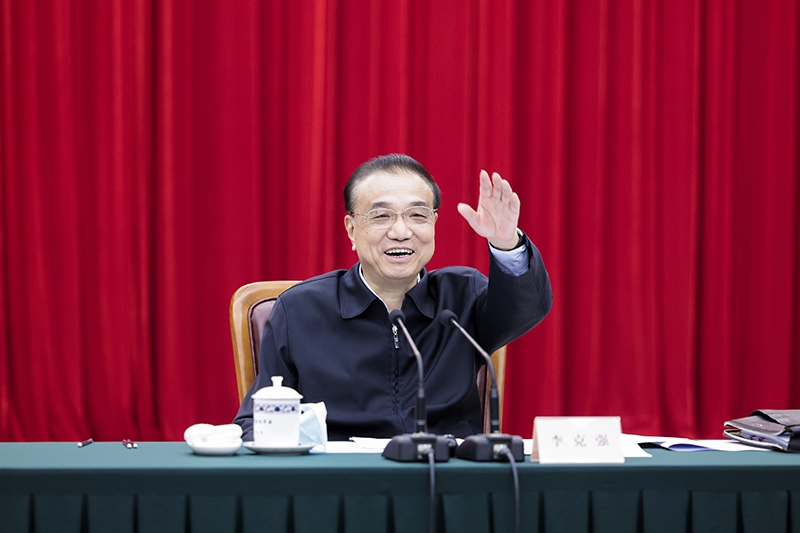 李克强考察发展改革委、财政部并主持召开座谈会强调
发挥好创新宏观调控对稳定宏观经济大盘的作用
韩正出席「相关图片」