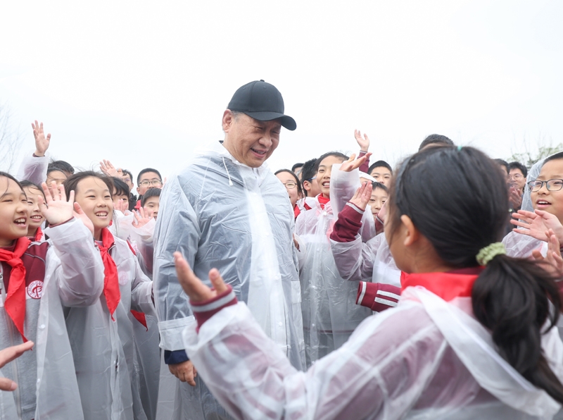 习近平在参加首都义务植树活动时强调
掀起造林绿化热潮
绘出美丽中国的更新画卷
李强赵乐际王沪宁蔡奇丁薛祥李希韩正参加「相关图片」