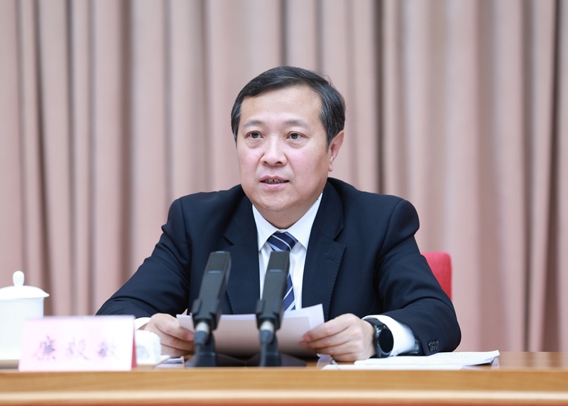 四川省学习贯彻习近平新时代中国特色社会主义思想主题教育工作会议召开
不断从党的创新理论中获取精神养分和奋进力量
奋力写好中国式现代化的四川篇章
王晓晖廉毅敏讲话 黄强出席「相关图片」