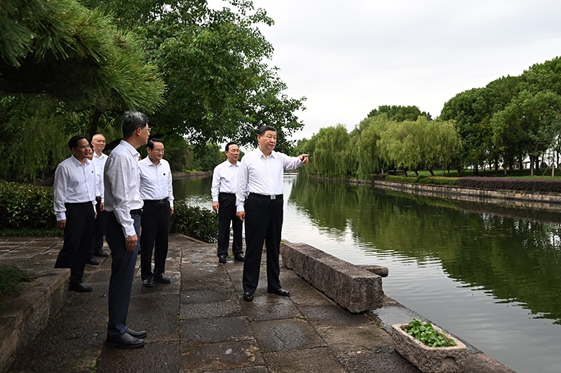 习近平在浙江考察时强调
始终干在实处走在前列勇立潮头
奋力谱写中国式现代化浙江新篇章
返京途中在山东枣庄考察
蔡奇陪同考察「相关图片」
