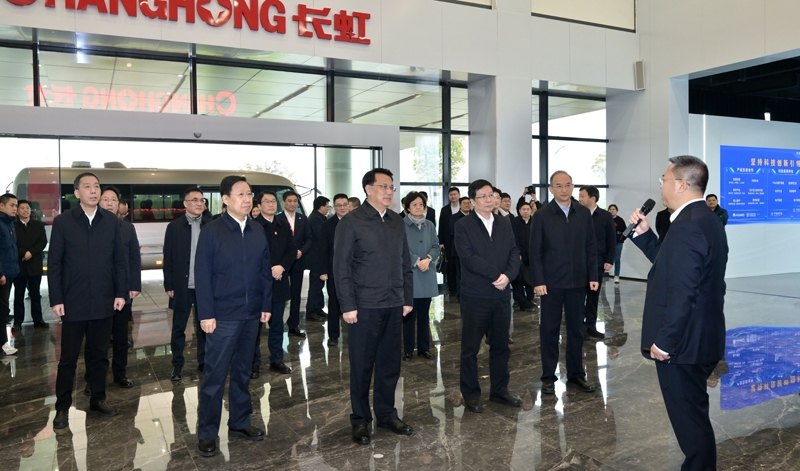 推动成渝地区双城经济圈建设重庆四川党政联席会议第八次会议召开
坚持“川渝一盘棋”推进协同发展
不断提高双城经济圈经济辐射力和发展带动力
袁家军王晓晖讲话 胡衡华黄强通报有关情况
程丽华田向利李明清施小琳出席「相关图片」