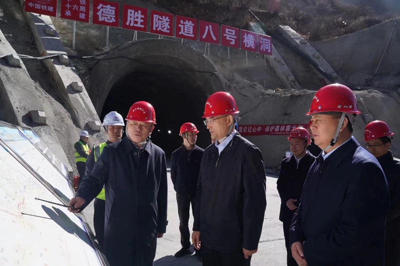 黄强在阿坝调研时强调
加快推动民族地区高质量发展「相关图片」