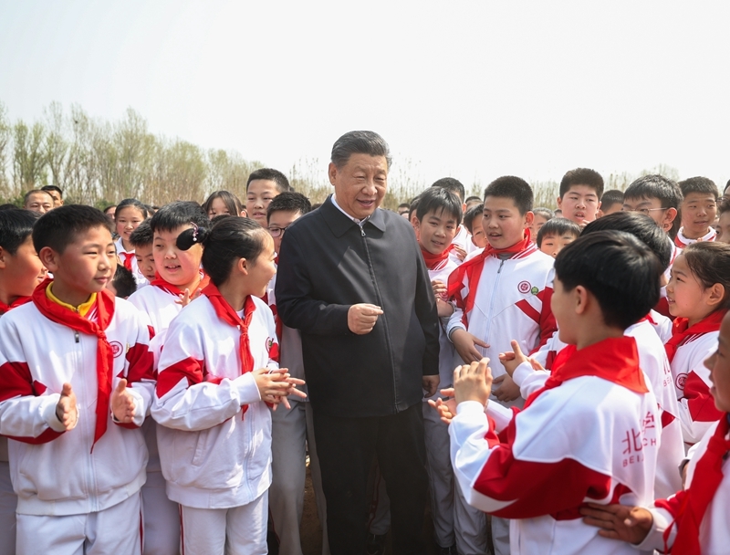 习近平在参加首都义务植树活动时强调
全民植树增绿 共建美丽中国
李强赵乐际王沪宁蔡奇丁薛祥李希韩正参加「相关图片」