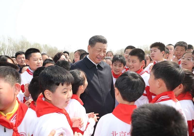 习近平在参加首都义务植树活动时强调
全民植树增绿 共建美丽中国
李强赵乐际王沪宁蔡奇丁薛祥李希韩正参加「相关图片」