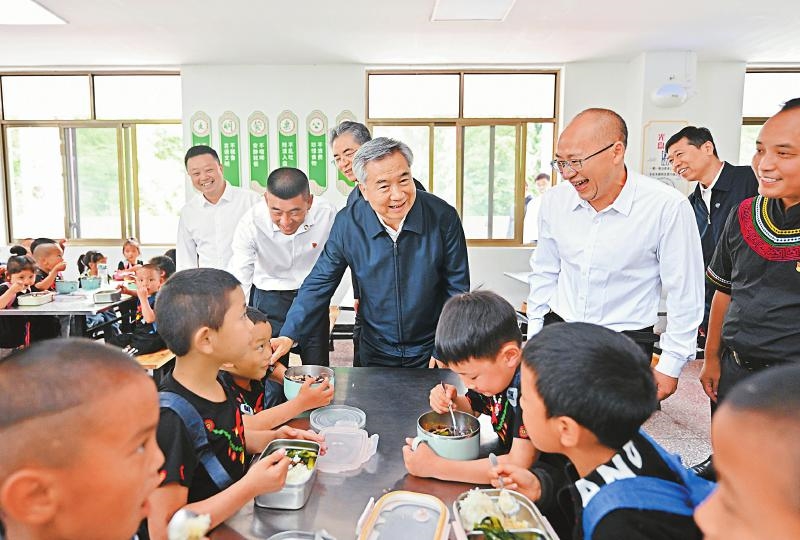 李希在四川调研时强调
深入贯彻落实中央纪委三次全会精神
抓深抓实党纪学习教育「相关图片」