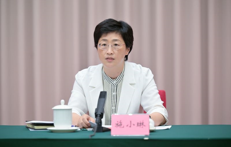 王晓晖在巩固拓展脱贫攻坚成果同乡村振兴有效衔接考核评估问题整改暨工作推进会议上强调
全力打好巩固拓展脱贫攻坚成果整体战翻身仗
坚决守住不发生规模性返贫的底线
施小琳作工作部署「相关图片」