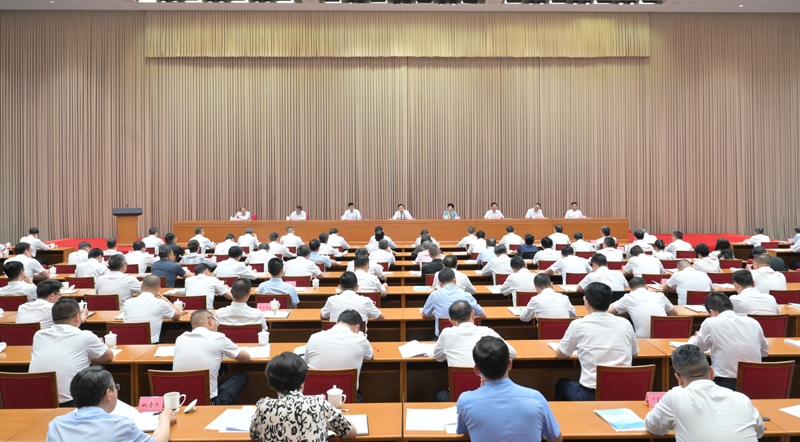 王晓晖在全省县域经济高质量发展推进会议上强调
奋力推动县域经济高质量发展
夯实四川现代化建设底部支撑
施小琳主持「相关图片」