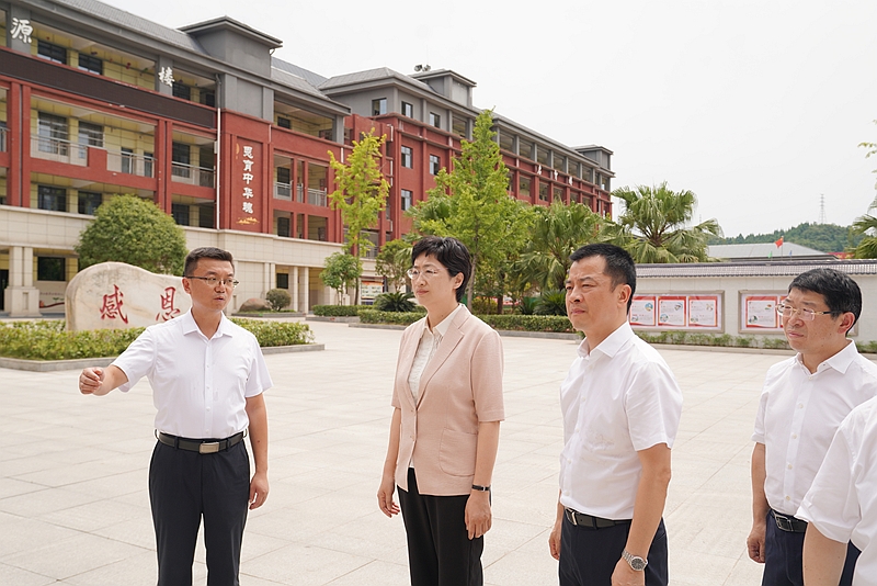 施小琳在广元南充调研时强调
因地制宜发挥优势培育新质生产力
全力实现经济社会高质量发展目标任务「相关图片」