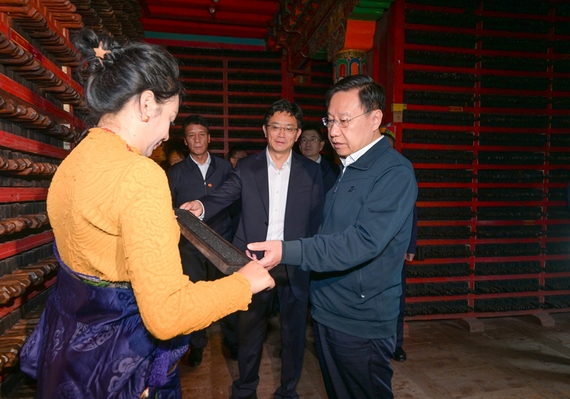 王晓晖在甘孜州调研时强调 
坚持生态优先绿色发展 促进民族团结共同富裕 
在推进民族地区现代化建设上取得更大进展「相关图片」