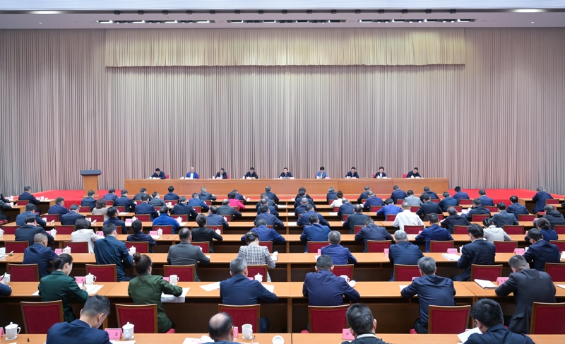 王晓晖在四川省卫生健康大会上强调
加快建设新时代更高水平的健康四川
为谱写中国式现代化四川新篇章打下坚实健康基础
施小琳主持 于立军出席「相关图片」