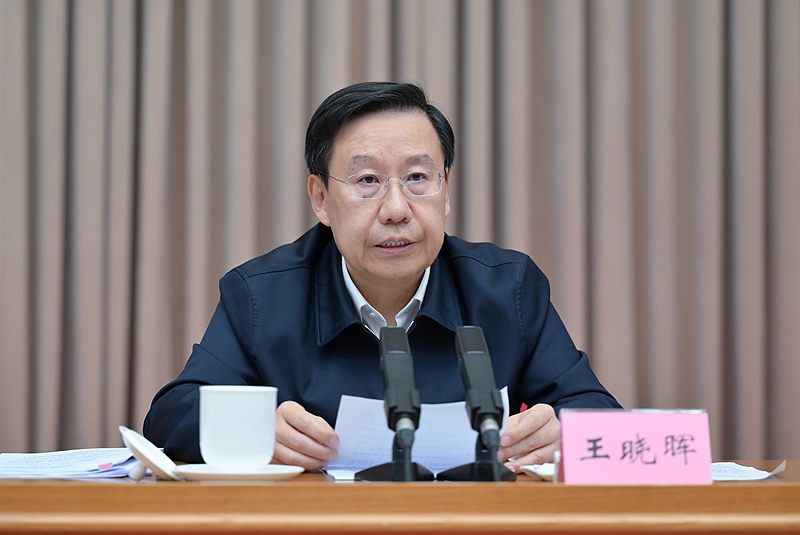 王晓晖在全省对外开放发展大会上强调
加快构筑向西开放战略高地和参与国际竞争新基地
以高水平对外开放谱写中国式现代化四川新篇章
施小琳主持 田向利于立军出席 李詠箑致辞「相关图片」