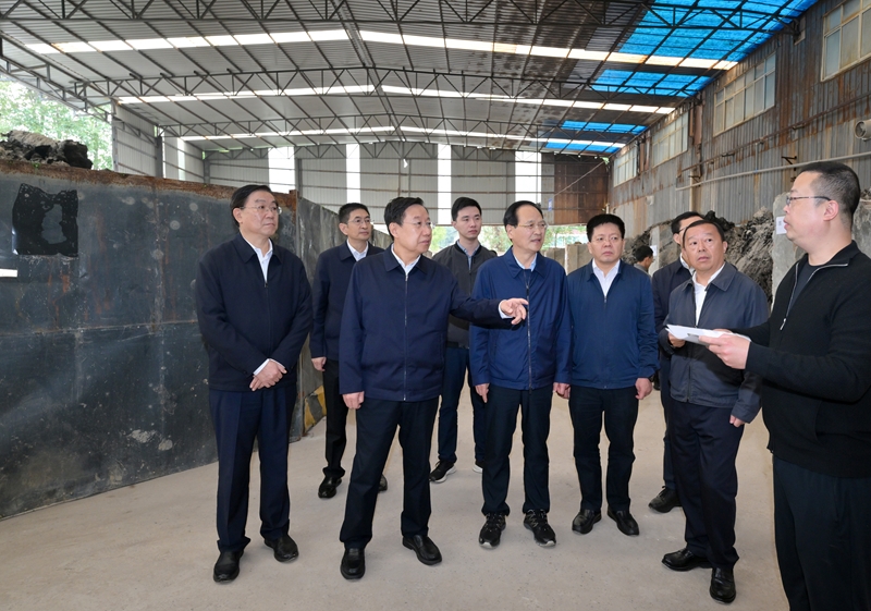 王晓晖在成都督导中央生态环境保护督察信访举报问题整改工作时强调
以更坚决态度更有力举措抓好问题整改
不断提升我省生态环境治理现代化水平
付志方一同督导「相关图片」