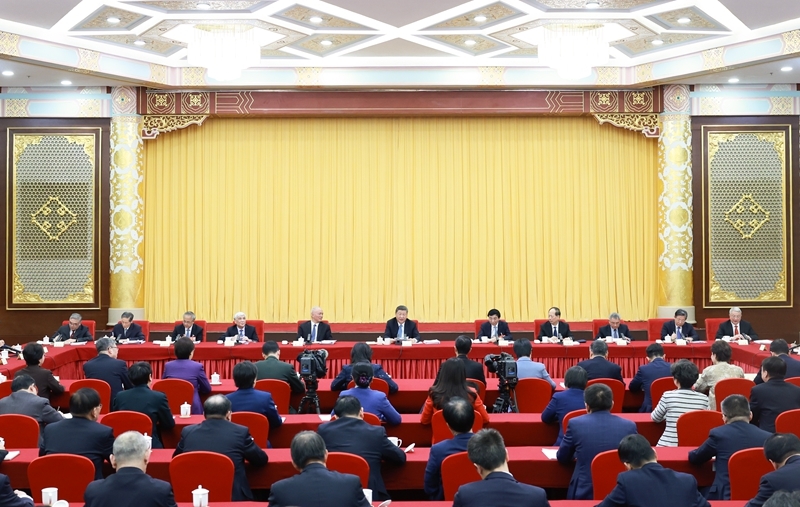 习近平在看望参加政协会议的民盟民进教育界委员时强调 
强化教育对科技和人才支撑作用 
形成人才辈出人尽其才才尽其用生动局面 
王沪宁蔡奇参加看望和讨论「相关图片」