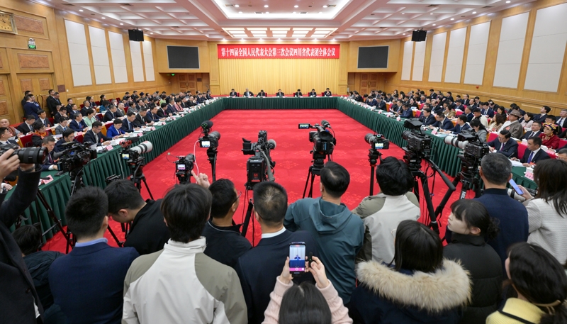 四川代表团举行开放团组活动
王晓晖施小琳等回答记者提问「相关图片」