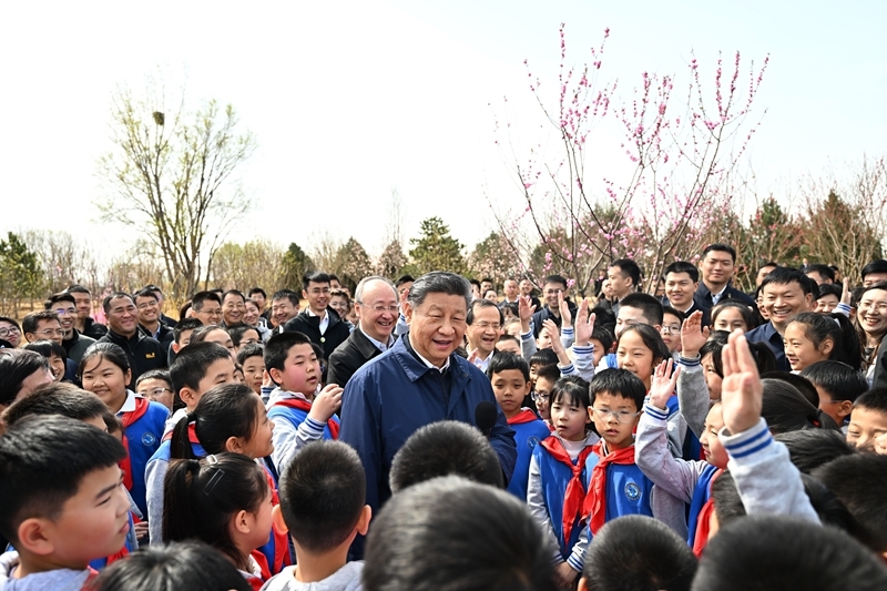 习近平在参加首都义务植树活动时强调
汇聚共建美丽中国磅礴力量
让祖国大地更加绿意盎然生机勃发
李强赵乐际王沪宁蔡奇丁薛祥李希韩正参加「相关图片」