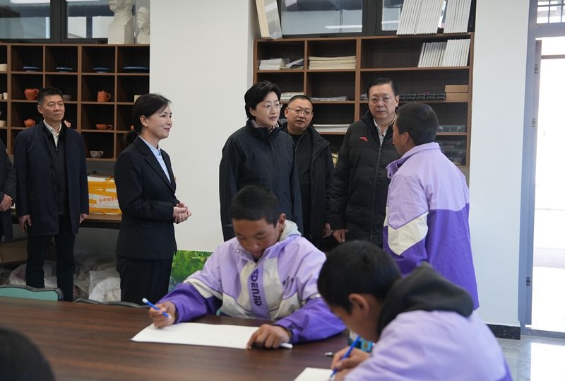 施小琳在阿坝州调研时强调
协同推进高水平保护高质量发展高效能治理
推动民族地区加快发展和长治久安「相关图片」