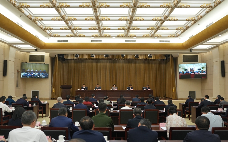 施小琳在全省高校毕业生等青年就业创业工作视频会议上强调
用心用情促进高校毕业生等青年高质量充分就业
把人才优势转化为高质量发展的重要动能「相关图片」