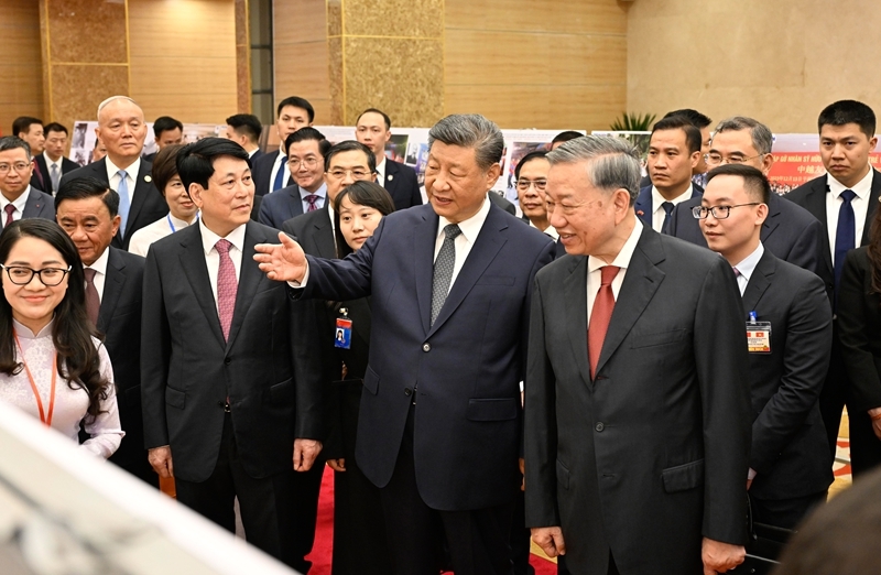 习近平同越共中央总书记苏林、越南国家主席梁强共同会见中越人民大联欢活动代表「相关图片」