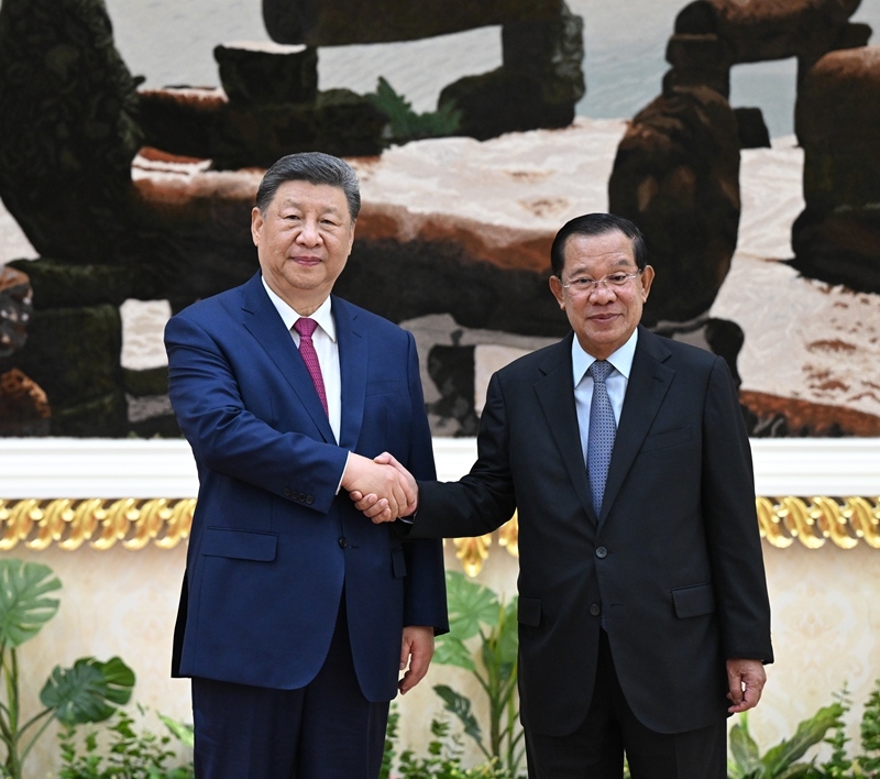 习近平会见柬埔寨人民党主席、参议院主席洪森「相关图片」