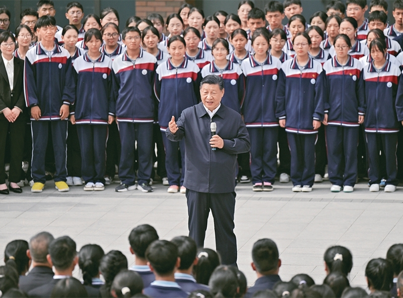 习近平：激励新时代青年在中国式现代化建设中挺膺担当「相关图片」