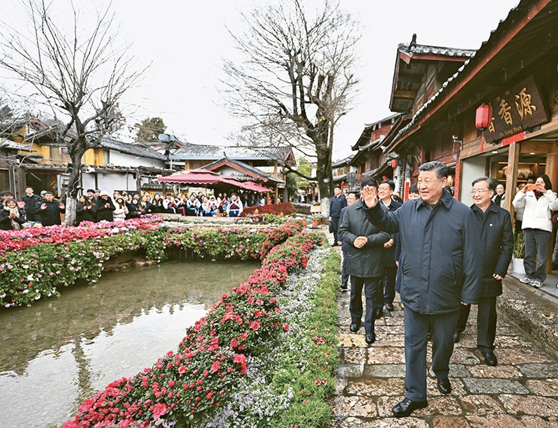 习近平：锲而不舍落实中央八项规定精神，以优良党风引领社风民风「相关图片」