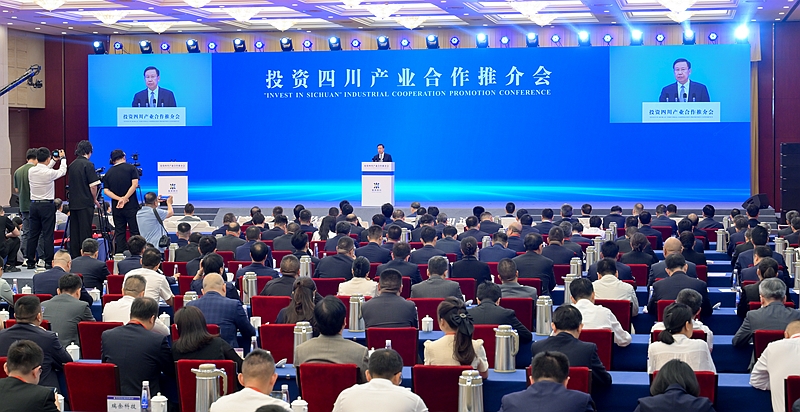 四川省党政代表团前往浙江省考察学习
推动浙川东西部协作向更高水平迈进
携手奋进共同为全国发展大局多作贡献「相关图片」
