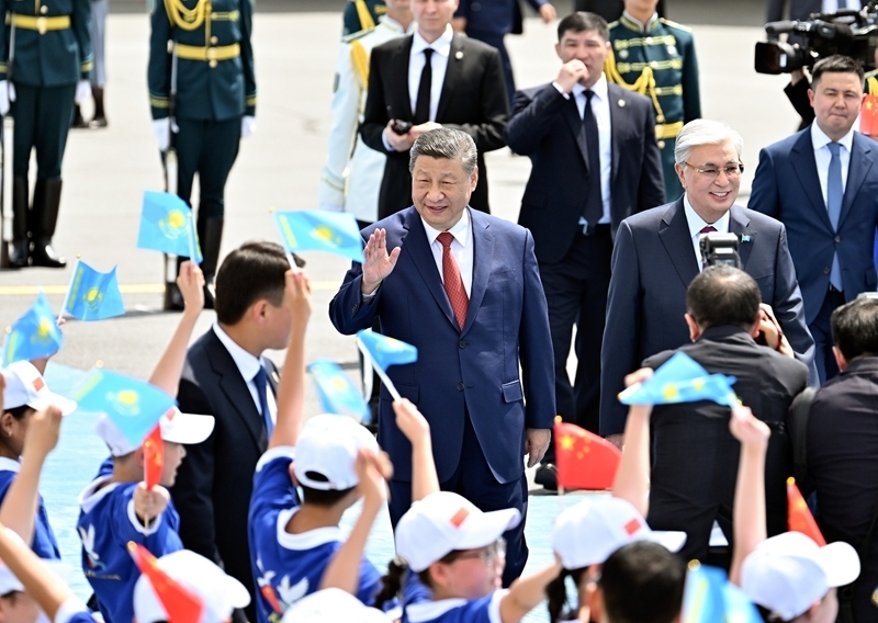 习近平抵达阿斯塔纳出席第二届中国—中亚峰会「相关图片」