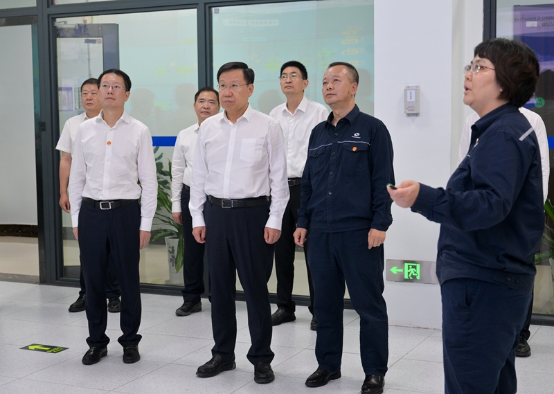 王晓晖在宜宾市泸州市调研时强调
以务实作风做好文旅深度融合大文章
更好增进民生福祉助推经济社会高质量发展「相关图片」