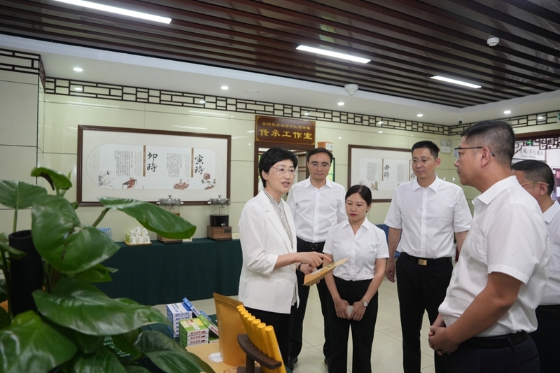 施小琳在遂宁调研时强调 
 擦亮比较优势着力培育产业新动能 持续推动高质量发展增进民生福祉  「相关图片」