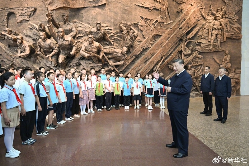 习近平：做一个堂堂正正、光荣自豪的中国人「相关图片」