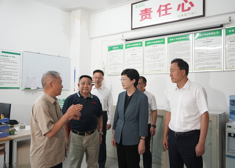施小琳在乐山调研时强调 
 发挥独特优势加快推动高质量发展 
扎实促进经济稳定向好民生持续改善  「相关图片」