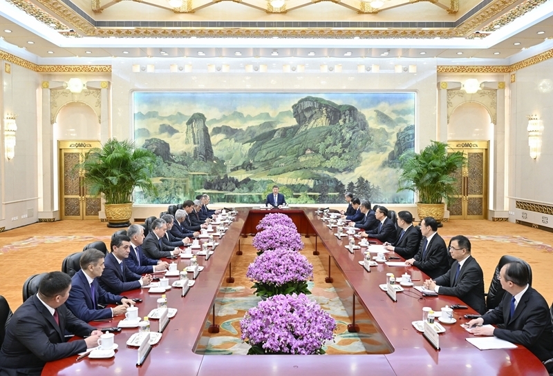 习近平集体会见上海合作组织成员国外长理事会会议外方代表团团长  「相关图片」