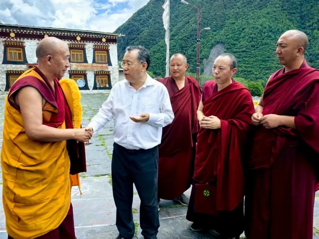 普布顿珠在阿坝调研强调：更好促进社会和谐、民族和睦、宗教和顺