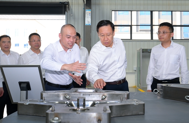 王晓晖在遂宁市广安市调研时强调 
锚定目标更加奋发进取真抓实干 
扎实推动高质量发展创造高品质生活  「相关图片」