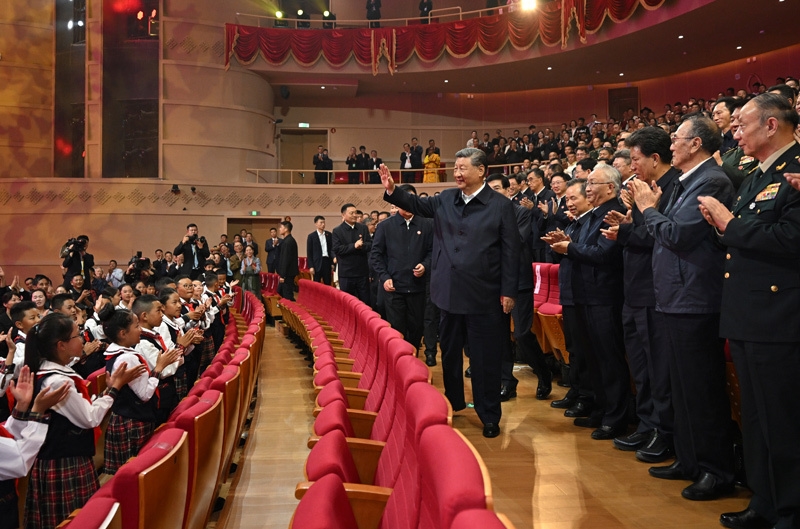 习近平观看庆祝西藏自治区成立60周年文艺晚会《雪域欢歌》
王沪宁蔡奇出席观看「相关图片」