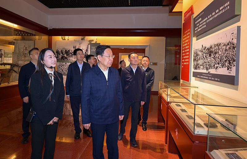 王晓晖在甘孜州调研时强调
统筹推进高质量发展高水平保护高效能治理
努力让我省涉藏地区各族群众生活更加幸福「相关图片」