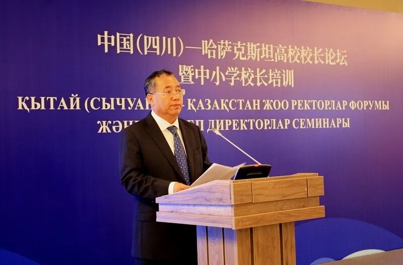 普布顿珠率四川代表团在哈萨克斯坦、乌兹别克斯坦访问