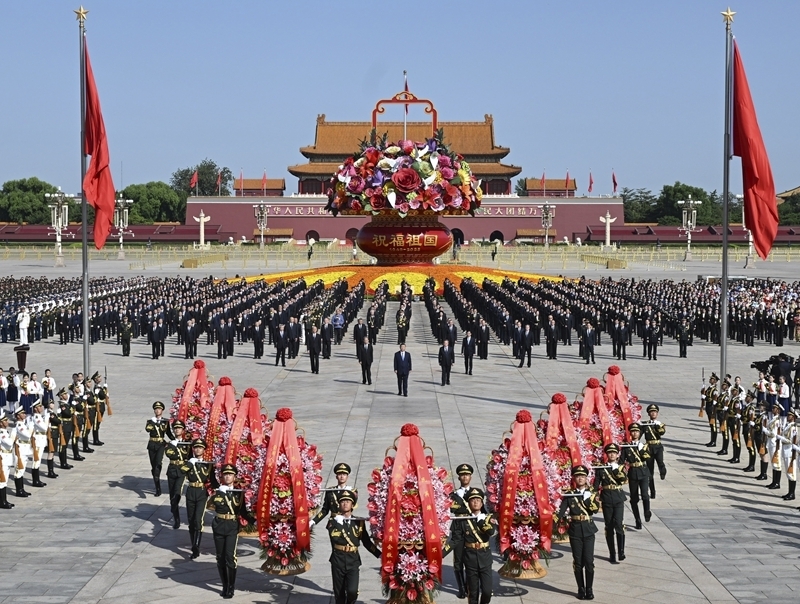 烈士纪念日向人民英雄敬献花篮仪式在京隆重举行
习近平李强赵乐际王沪宁蔡奇丁薛祥李希韩正出席「相关图片」