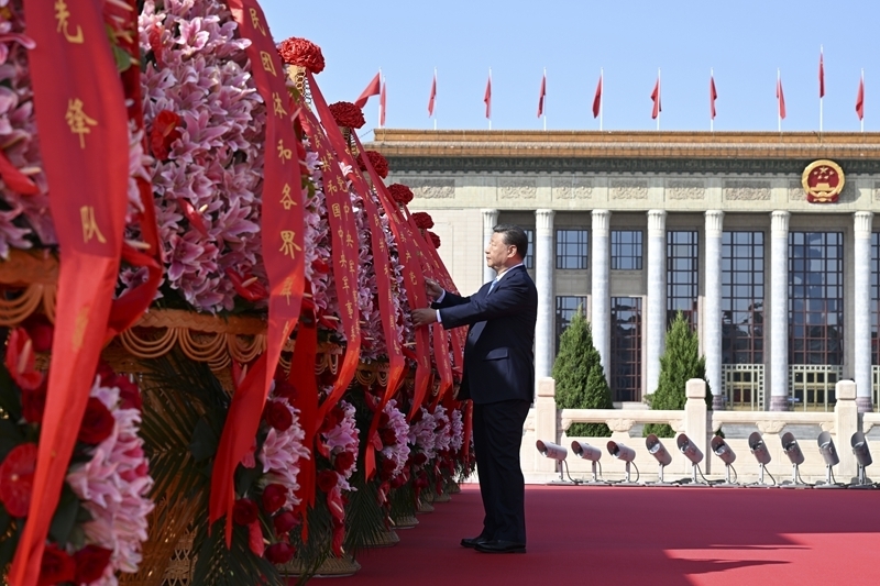 烈士纪念日向人民英雄敬献花篮仪式在京隆重举行
习近平李强赵乐际王沪宁蔡奇丁薛祥李希韩正出席「相关图片」