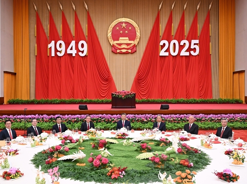 庆祝中华人民共和国成立76周年招待会在京举行
习近平发表重要讲话
李强主持 赵乐际王沪宁蔡奇丁薛祥李希韩正出席「相关图片」