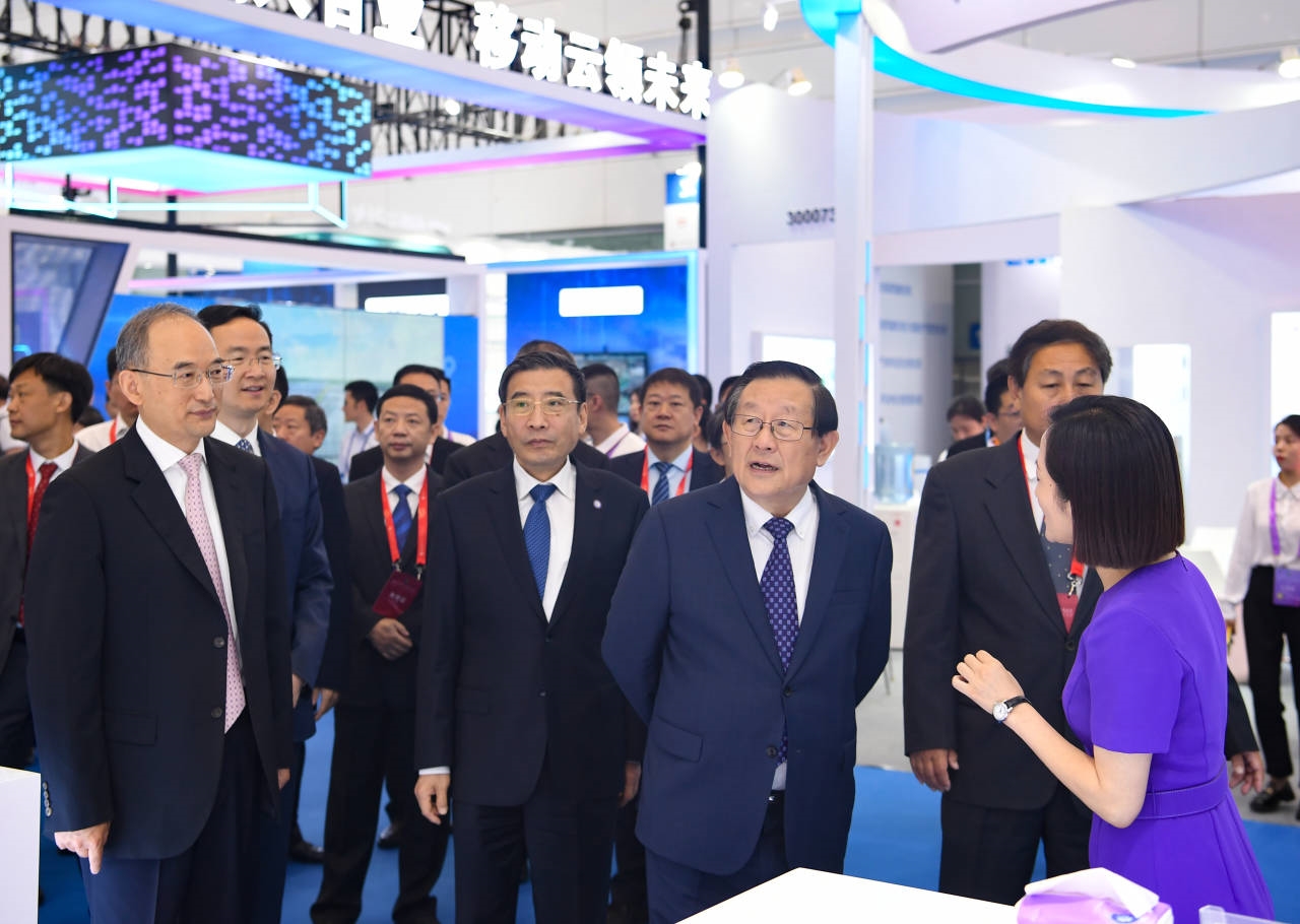 2023世界动力电池大会在宜宾开幕
万钢致辞 西雅尔多·彼得视频致辞 苗圩作主题演讲 黄强致欢迎辞
辛国斌常启德分别致辞「相关图片」