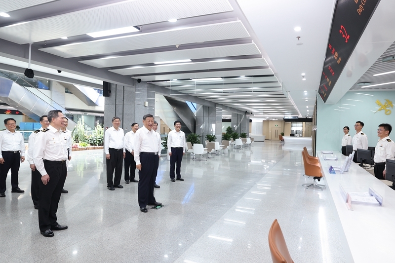 习近平在福建考察时强调
扭住目标不放松 一张蓝图绘到底
在中国式现代化建设中奋勇争先「相关图片」