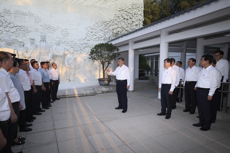 习近平在福建考察时强调
扭住目标不放松 一张蓝图绘到底
在中国式现代化建设中奋勇争先「相关图片」