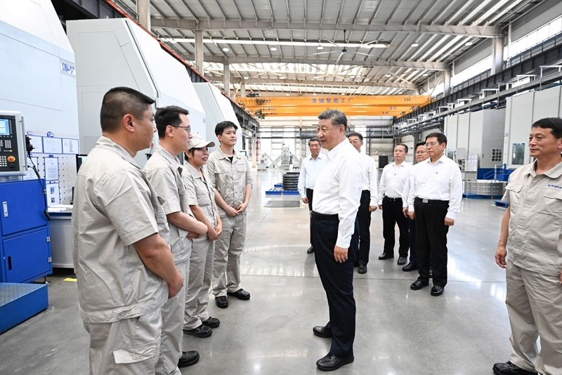 习近平在河南考察时强调
坚定信心推动高质量发展高效能治理
奋力谱写中原大地推进中国式现代化新篇章「相关图片」