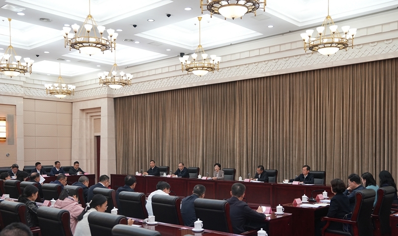 2025年省政府与省总工会联席会议召开 
施小琳出席并讲话「相关图片」