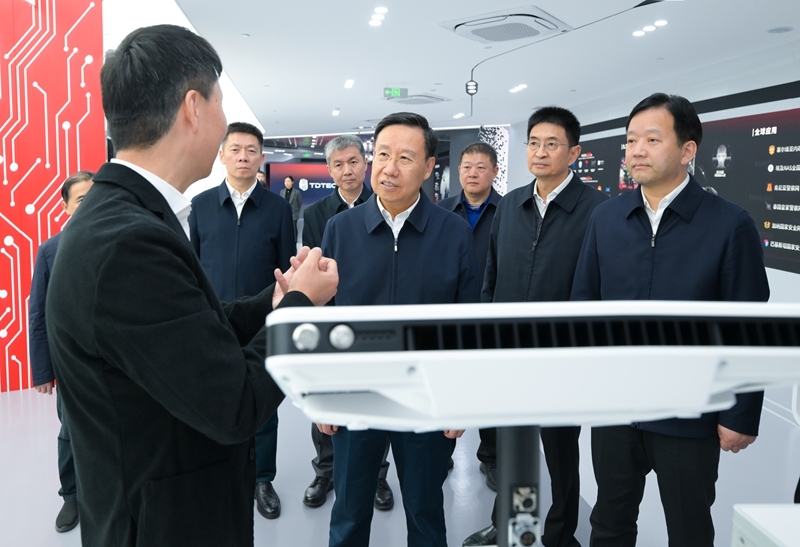 王晓晖在成都调研高新技术企业时强调 
以科技创新引领产业创新 
积极培育和发展新质生产力「相关图片」