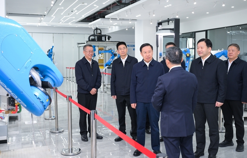 王晓晖在成都调研高新技术企业时强调 
以科技创新引领产业创新 
积极培育和发展新质生产力「相关图片」