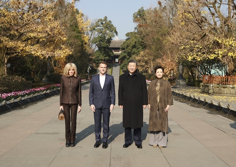 习近平同法国总统马克龙在成都进行友好交流「相关图片」